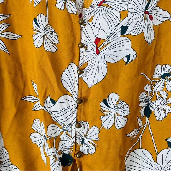 Urban Romantics Floral Tie Front Top - Picture 3 of 6